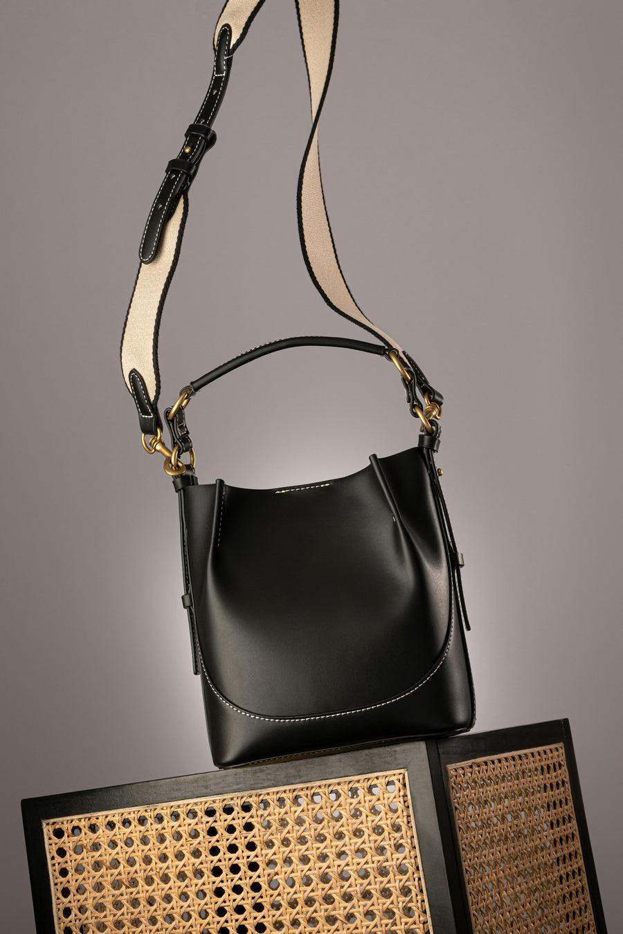 Noa Leather Bucket Bag – Pack of 6 (Wholesale)